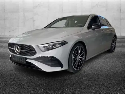 Usata Mercedes A200 AMG Line Premium 150 CV (110 kW) 2025 Grigio Berlina