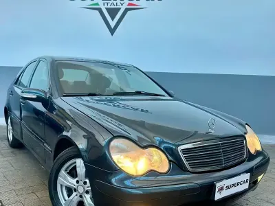 Begagnad Mercedes C180 122 HK (89 kW) 2001 Blå Sedan