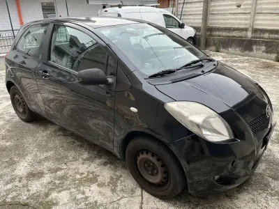 Usata Toyota Yaris Sol 87 CV (63 kW) 2007 Utilitaria