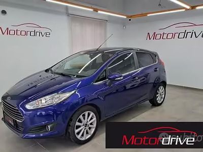 Usado Ford Fiesta Titanium 80 HP (58 kW) 2015 Azul Sedan
