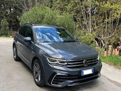 Usata VW Tiguan R-line 150 CV (110 kW) 2022 Grigio SUV