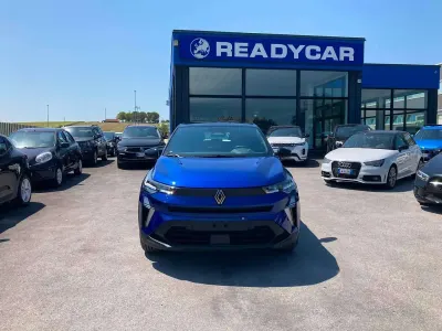 Nuova Renault Captur Evolution 122 CV (89 kW) 2026 Blu iron/tetto nero SUV
