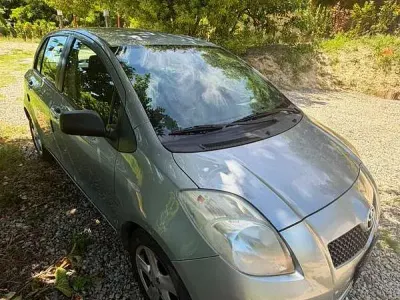 Usata Toyota Yaris Luna 87 CV (63 kW) 2007 Grigio Utilitaria