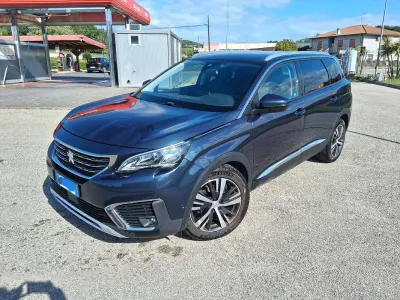 Occasion Peugeot 5008 Allure 120 ch (88 kW) 2017 Bleue SUV