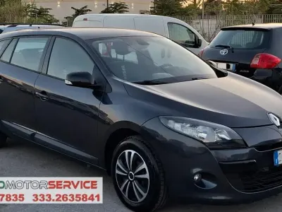 Usata Renault Mégane GrandTour 110 CV (80 kW) 2011 Grigio Station wagon