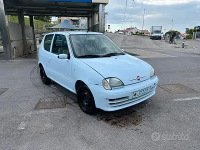 Usata Fiat 600 54 CV (39 kW) 2009 Bluazzurro Utilitaria