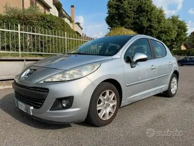 Usata Peugeot 207 70 CV (51 kW) 2013 Grigio Berlina