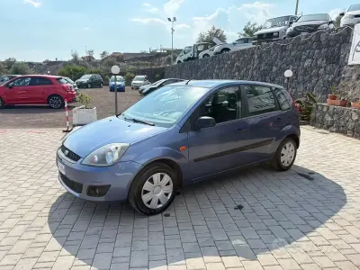 Usata Ford Fiesta 68 CV (50 kW) 2007 Blu Utilitaria