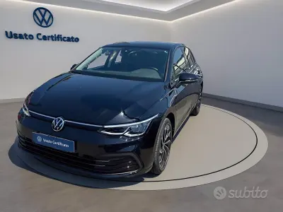 Usata VW Golf VIII Life 110 CV (80 kW) 2023 Nero perla Berlina