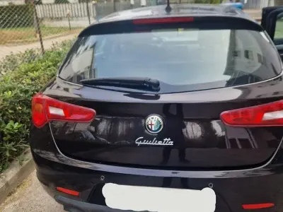 Usata Alfa Romeo Giulietta 109 CV (80 kW) 2013 Nero Utilitaria
