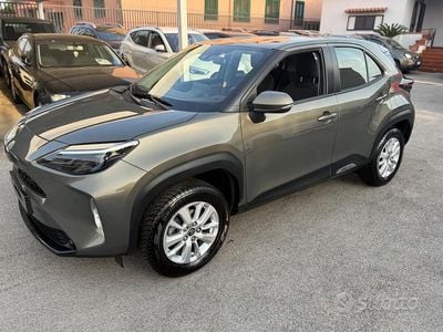 Usata Toyota Yaris Cross Active 92 CV (67 kW) 2022 Marrone SUV