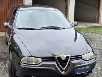 Usata Alfa Romeo 156 Distinctive 140 CV (102 kW) 2003 Nero Station wagon