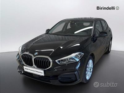 Begagnad BMW 118 Advantage 149 HK (109 kW) 2022 Svart Halvkombi