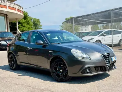 Usata Alfa Romeo Giulietta Progression 120 CV (88 kW) 2012 Grigio Utilitaria