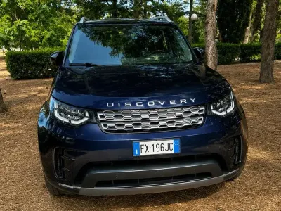 Usata Land Rover Discovery 5 SE 241 CV (177 kW) 2019 Blu/azzurro SUV