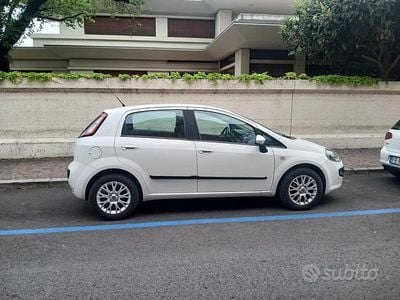 Usata 2010 Fiat Grande Punto Utilitaria | 3700 € (Cara)
