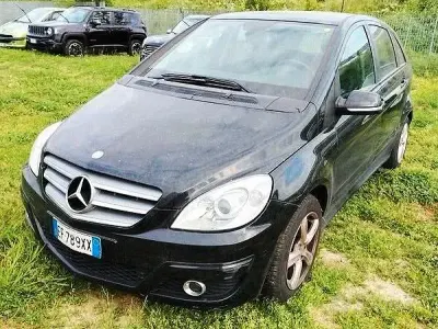 Käytetty Mercedes B160