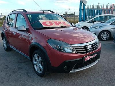 Usata Dacia Sandero Stepway 84 CV (61 kW) 2011 Rosso Berlina