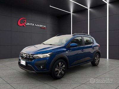 Neu Dacia Sandero Stepway 101 PS (74 kW) 2025 Blau Kleinwagen