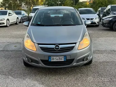 Używany Opel Corsa Club 75 KM (55 kW) 2007 Szary Hatchback