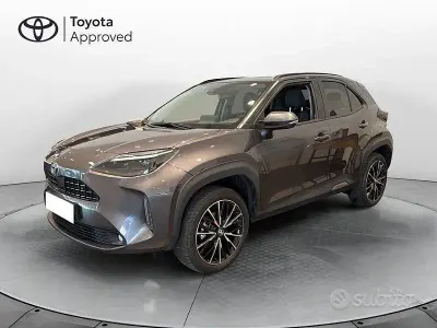 Usata Toyota Yaris Cross Lounge 116 CV (85 kW) 2023 Grigio SUV