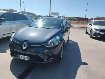 Usata Renault Clio GrandTour Business 90 CV (66 kW) 2019 Grigio Station wagon