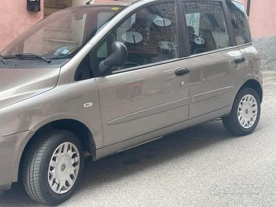 Usata Fiat Multipla 103 CV (75 kW) 2008 Grigio Monovolume