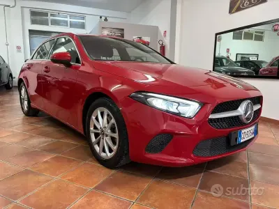 Usata Mercedes A180 136 CV (100 kW) 2019 Rosso Berlina