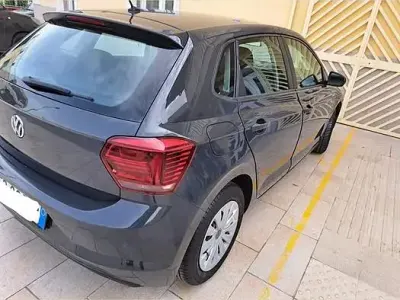 Usata VW Polo 65 CV (47 kW) 2018 Grigio Utilitaria