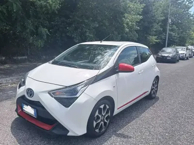 Usata Toyota Aygo 72 CV (52 kW) 2020 Bianco Utilitaria