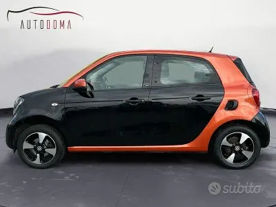 Usata Smart ForFour 71 CV (52 kW) 2019 Nero Utilitaria