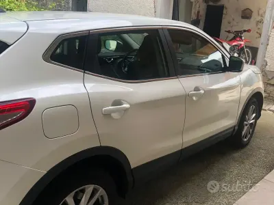 Usata Nissan Qashqai 110 CV (80 kW) 2016 Bianco SUV