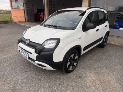 Usata Fiat Panda Cross Cross 69 CV (50 kW) 2022 Bianco Utilitaria
