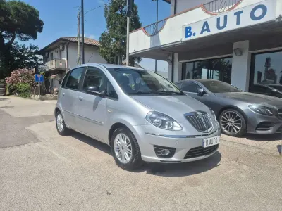 Usata Lancia Musa S 92 CV (67 kW) 2012 Argento Monovolume