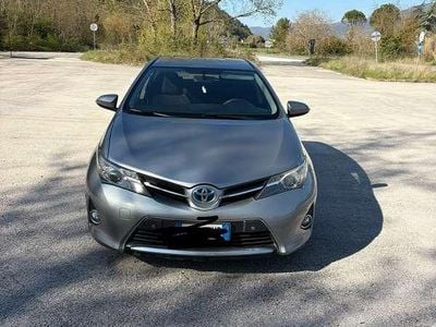 Usata Toyota Auris Hybrid Active 99 CV (72 kW) 2015 Berlina