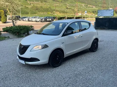 Usata Lancia Ypsilon S 69 CV (50 kW) 2015 Bianco Utilitaria