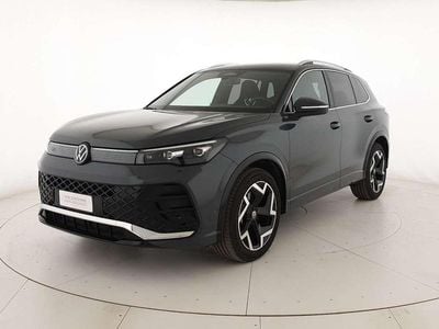 Usata VW Tiguan R-line 150 CV (110 kW) 2025 Grenadill black metallizzato SUV