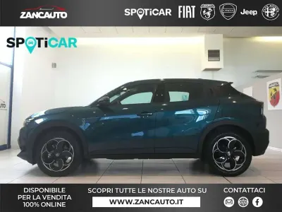Usata Alfa Romeo Junior 114 kW (156 CV) 2025 Blu/azzurro SUV