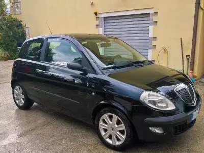 Usata Lancia Ypsilon 69 CV (50 kW) 2006 Nero Utilitaria