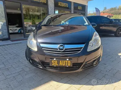 Używany Opel Corsa 80 KM (58 kW) 2007 Czarny Hatchback