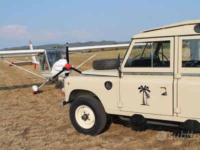 Usata Land Rover Defender 22 CV (16 kW) 1970 Bianco Station wagon