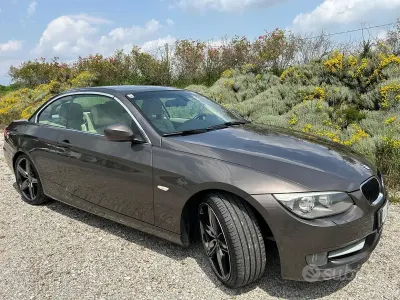 Usata BMW 320 150 CV (110 kW) 2011 Marrone Cabrio
