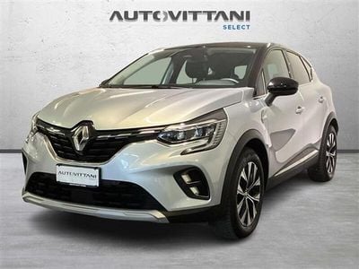 Usata Renault Captur Techno 145 CV (106 kW) 2023 Grigio chiaro SUV