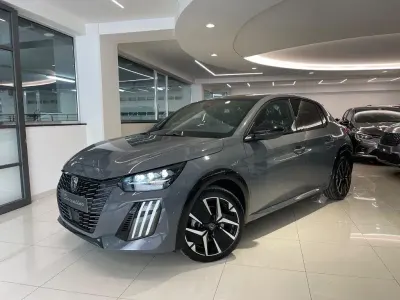 Nuova Peugeot 208 GT 110 CV (80 kW) 2026 Viola Utilitaria