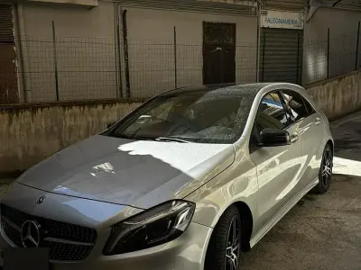 Usata Mercedes 180 AMG 109 CV (80 kW) 2019 Grigio Berlina
