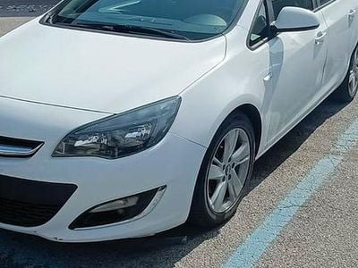 Usata Opel Astra 131 CV (96 kW) 2013 Bianco Berlina