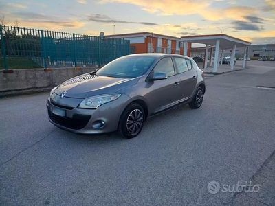 Brugt Renault Mégane 90 HK (66 kW) 2010 Grå Sedan