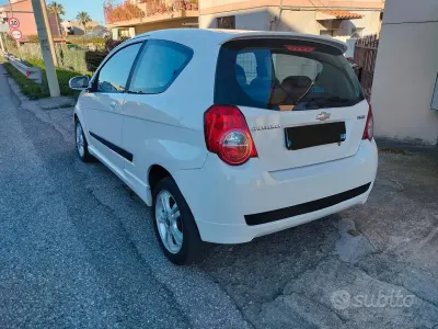 Usata Chevrolet Aveo 84 CV (61 kW) 2008 Bianco Utilitaria