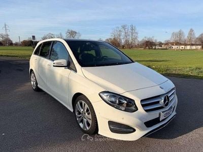 Usata Mercedes B180 Premium 122 CV (89 kW) 2016 Bianco Monovolume