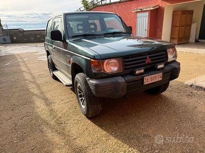 Usata Mitsubishi Pajero 100 CV (73 kW) 1997 Verde SUV